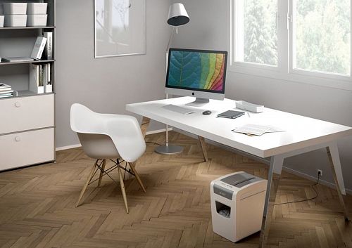 Leitz 80010000 Шредер Leitz IQ Home Office (секр.P-4)/фрагменты/10лист./23лтр./скрепки/скобы